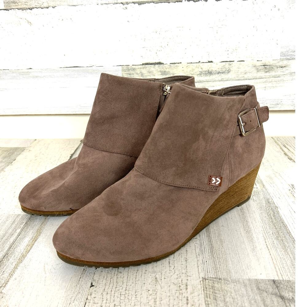 Dr Scholl's Womens 10 Tan Faux Suede Wedge Heel Ankle Boot Buckle Zip Flap